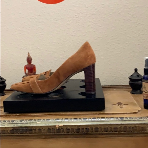 Anne Klein leather suede heels - Picture 2 of 4